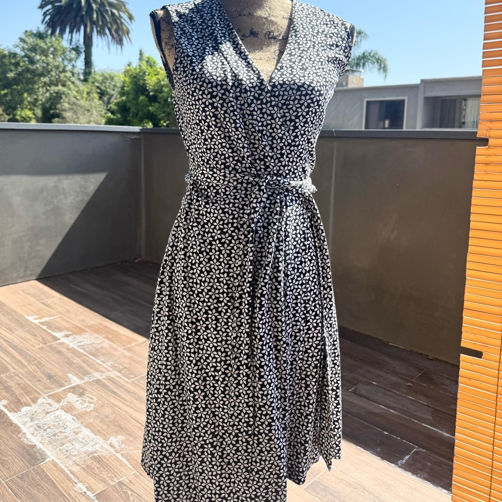 Diane Von Furstenberg Black and White Sleeveless Wrap Midi Dress